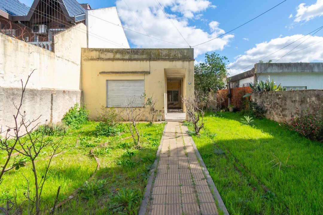 VENTA LOTE CASA ZONA SEMI INDUSTRIAL MORON 600MTS