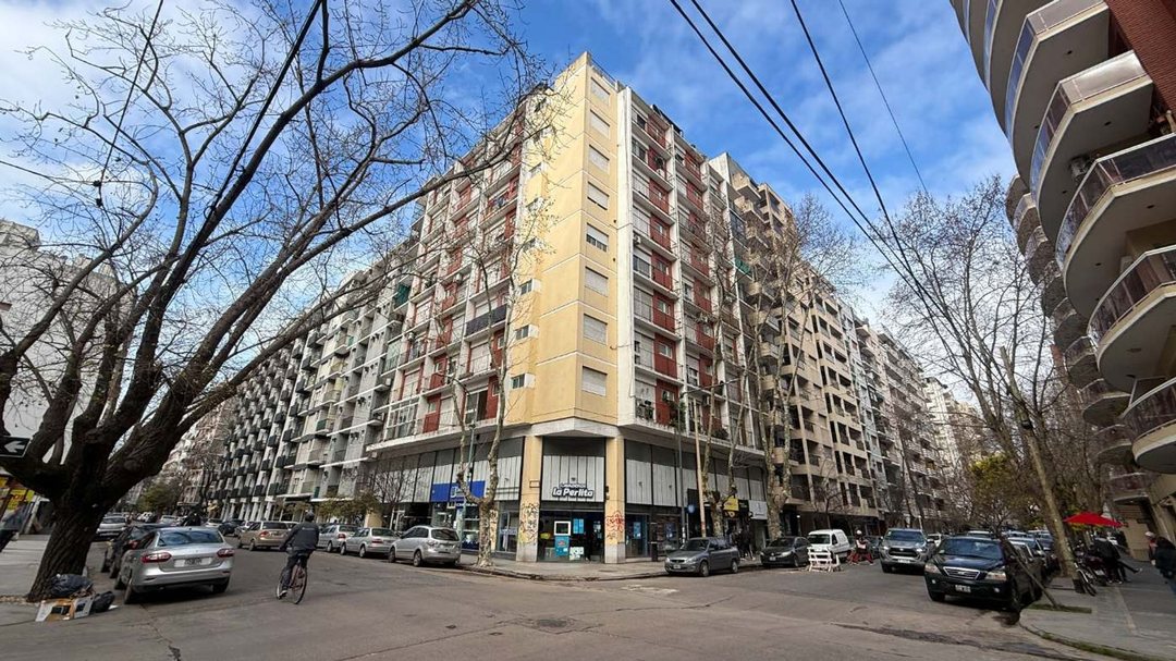 Venta Monoambiente c/ espacio cochera zona Aldrey