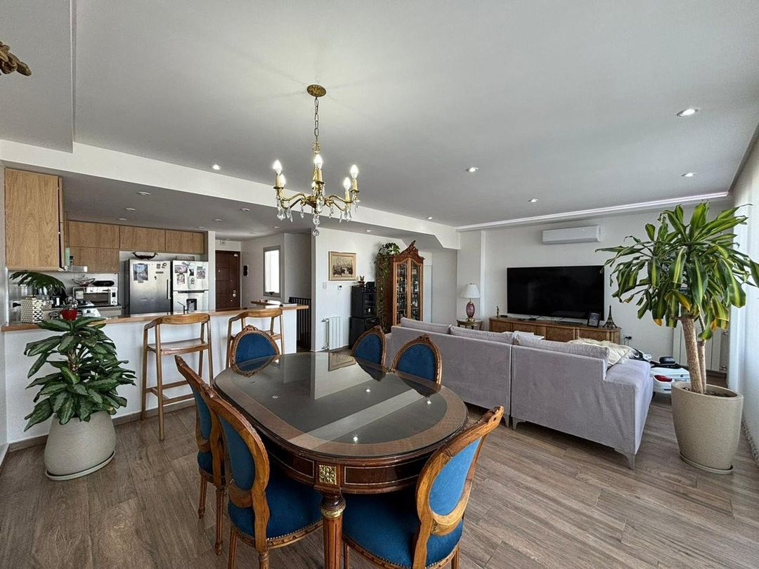 Venta de triplex con terraza privada y quincho