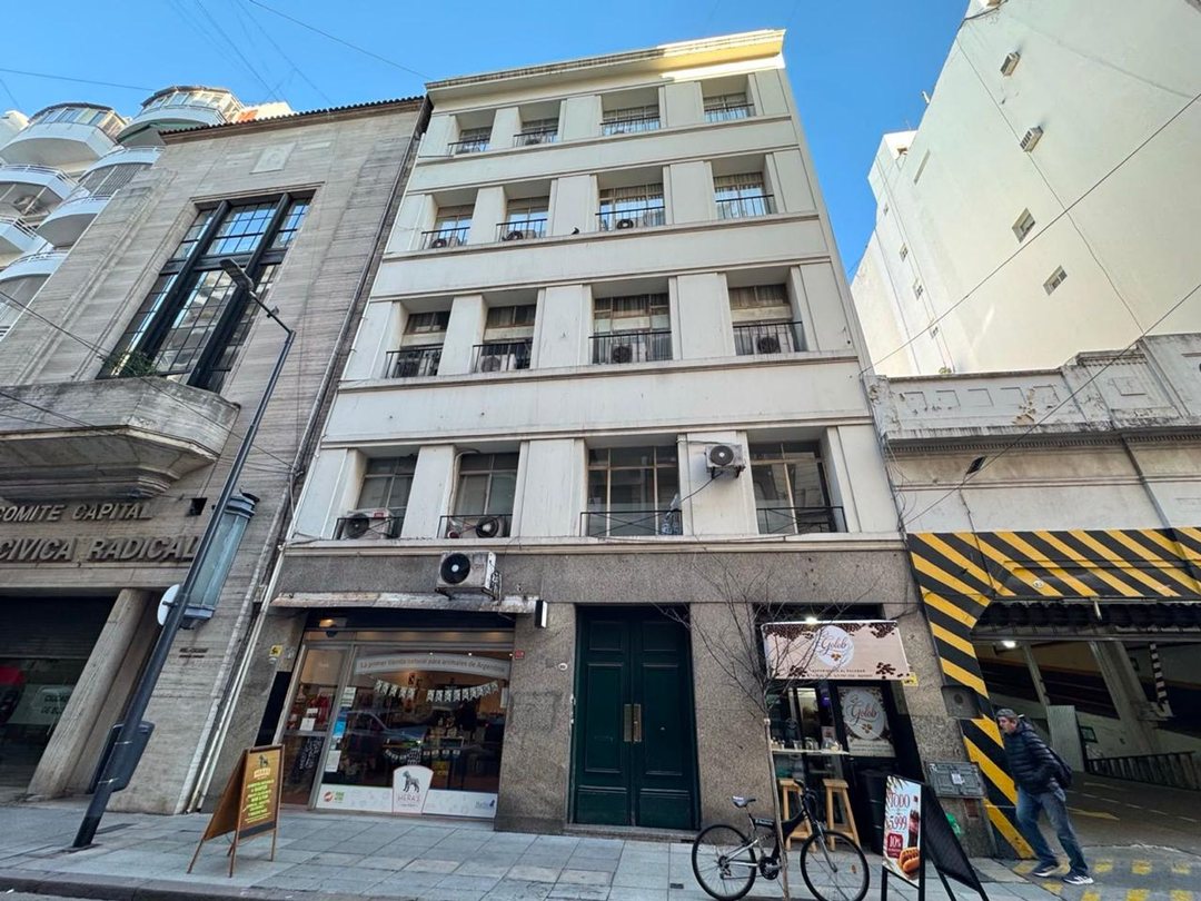 VENTA OFICINA 3 AMB REFACCIONADA ZONA TRIBUNALES