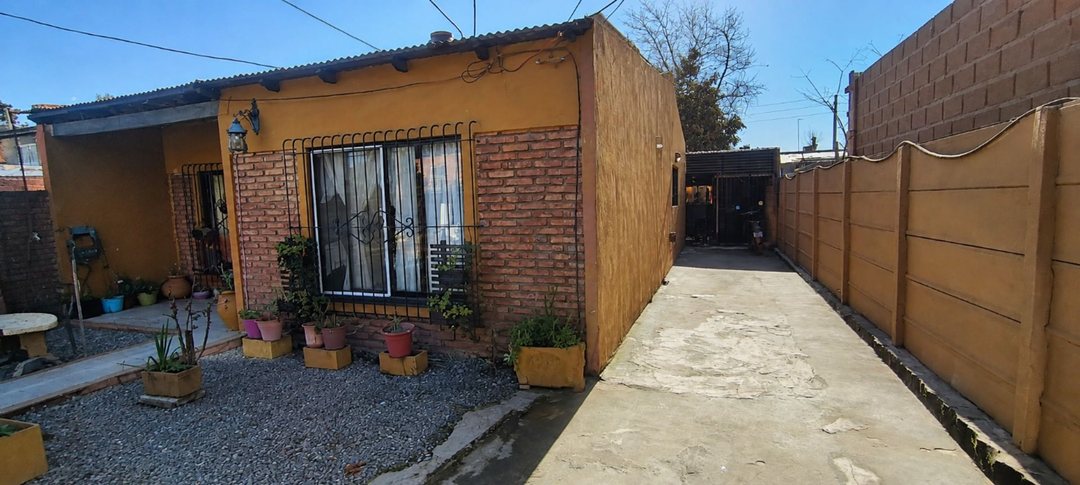 Casa + propiedad secundaria en La Reja