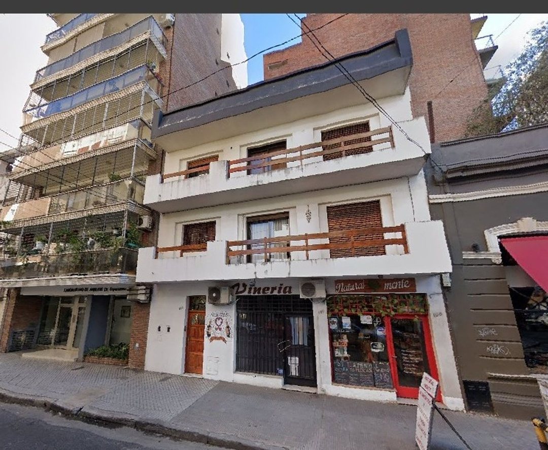 CASA EN VENTA 3 DORMITORIOS CENTRO DOS PLANTAS