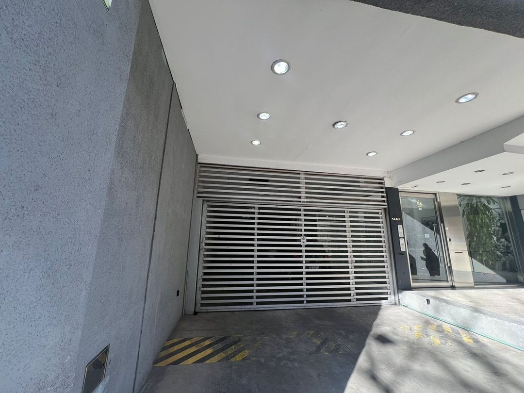 VENTA COCHERA CENTRO