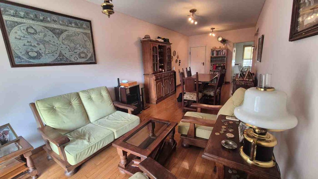 VENTA DE DEPARTAMENTO EN FLORES