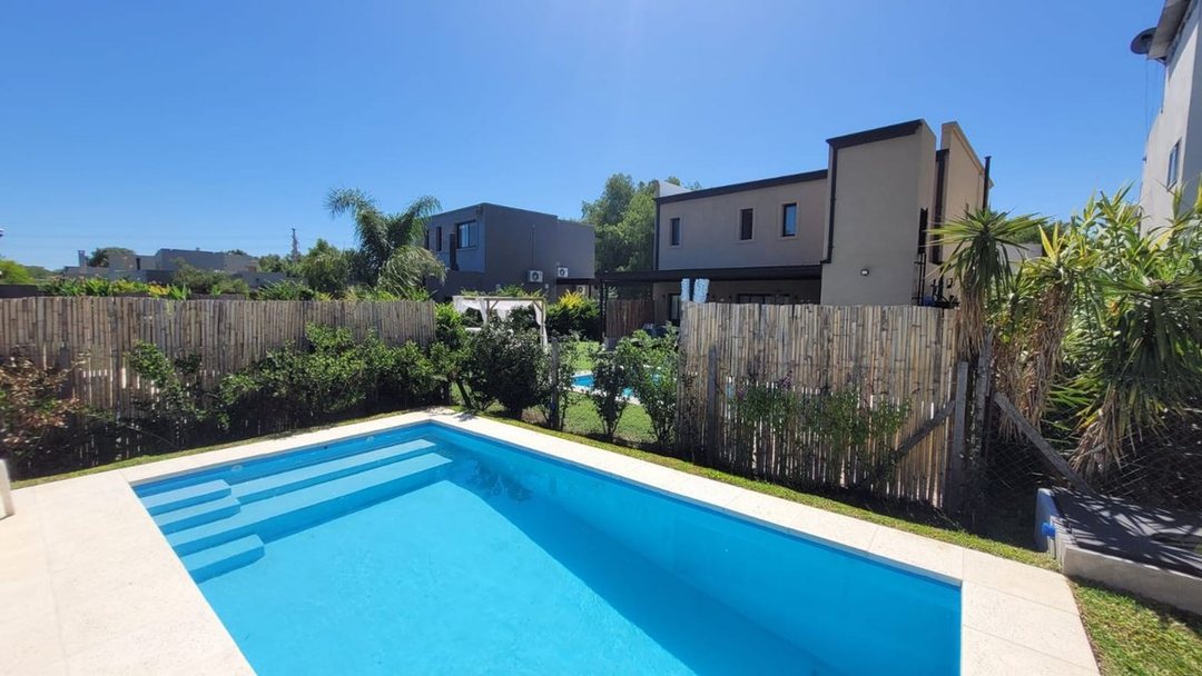 Venta casa 4 amb 3 baños jard Barrio Cerrado Pilar