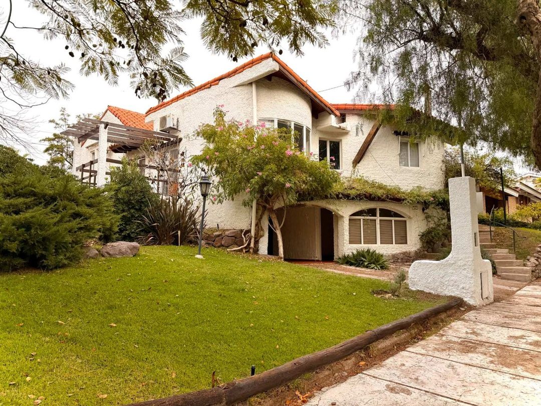 Venta Casa Dalvian 4 dormitorios