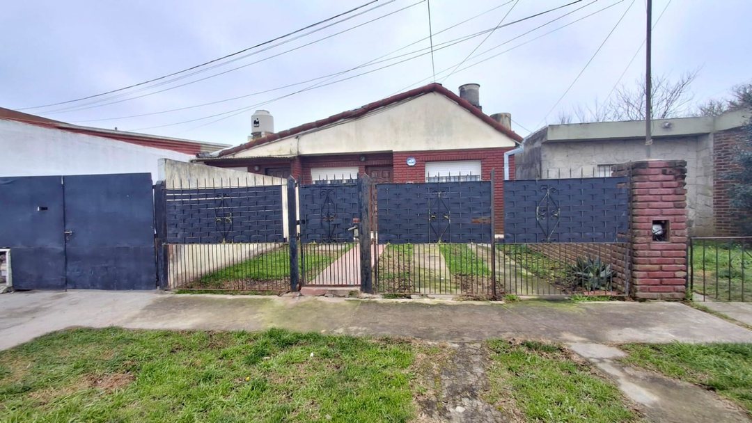 VENTA DOS PH EN BLOCK PATIO Y COCHERA DESCUBIERTA