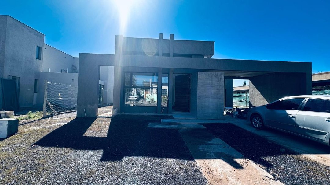 Excelente casa a estrenar en LAR de Vieytes III