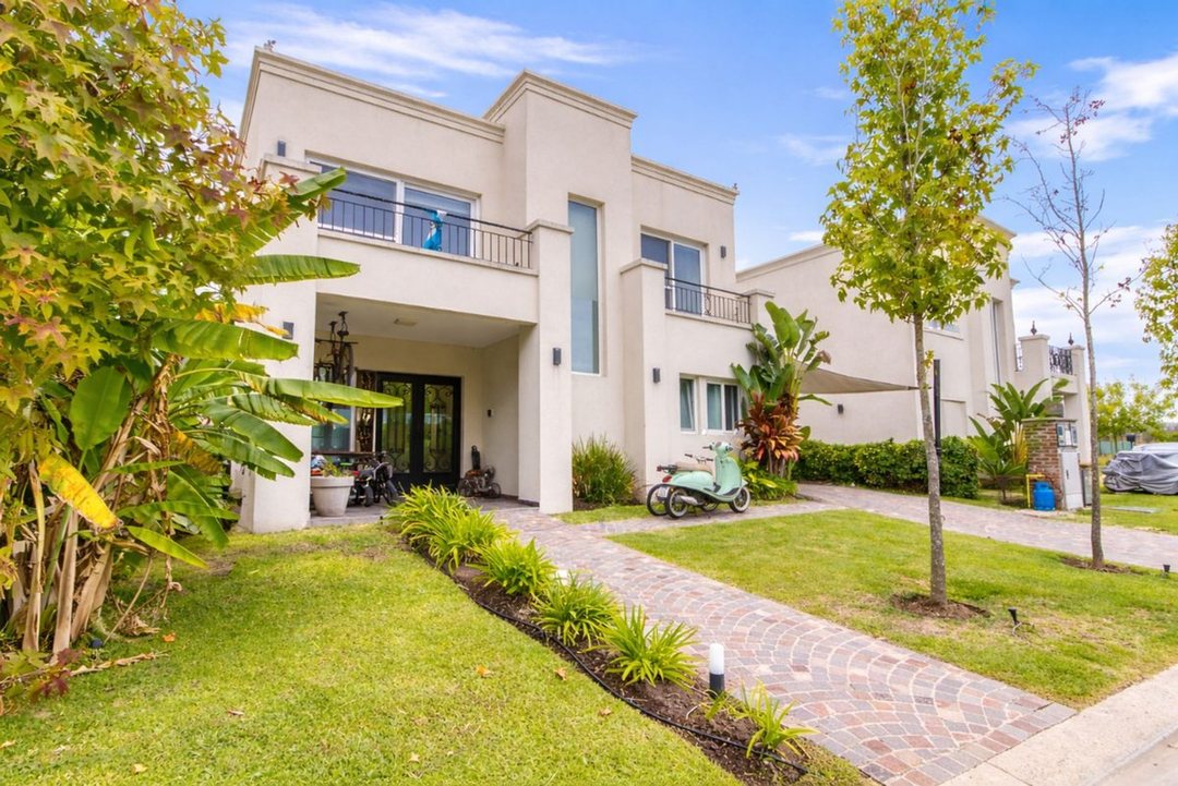 CASA EN VENTA VILAMARINA 1 - AL RIO Y CON AMARRA