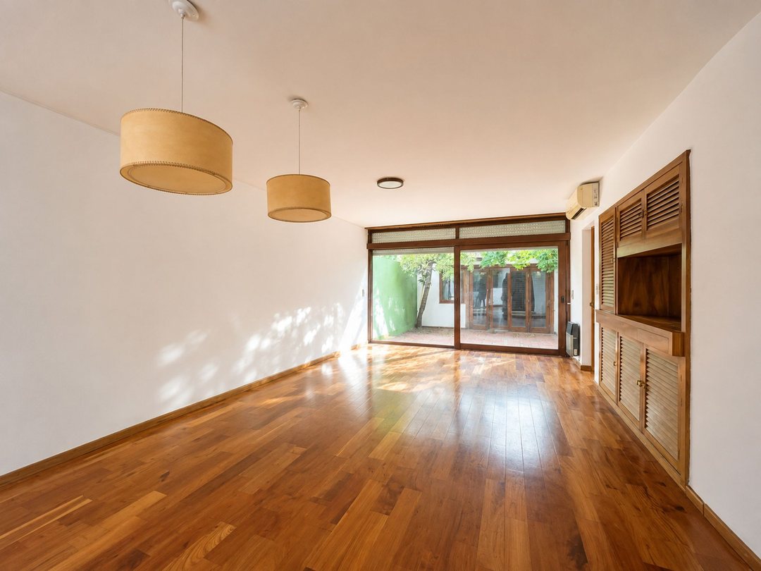Venta casa patio y cochera La Plata