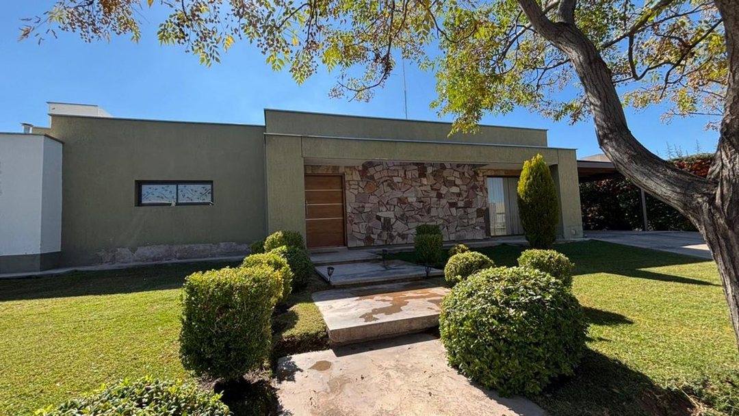 GRAN CASA DE CATEGORÍA EN VENTA Bº LICEO ETAPA 2/3