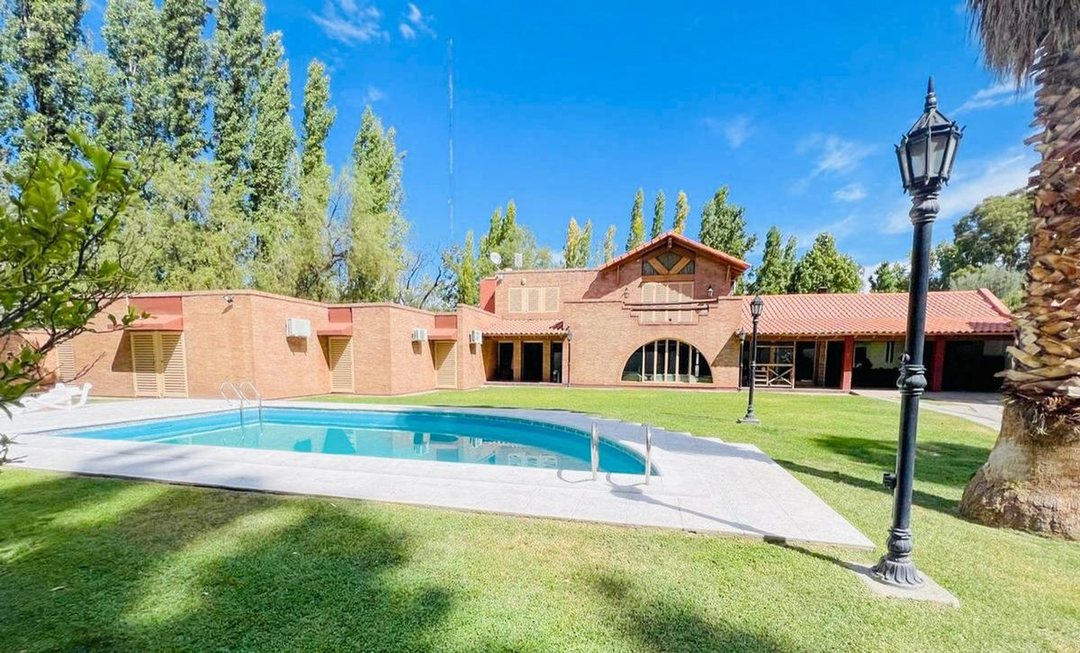 VENTA GRAN CASA BESARES, CHACRAS DE CORIA