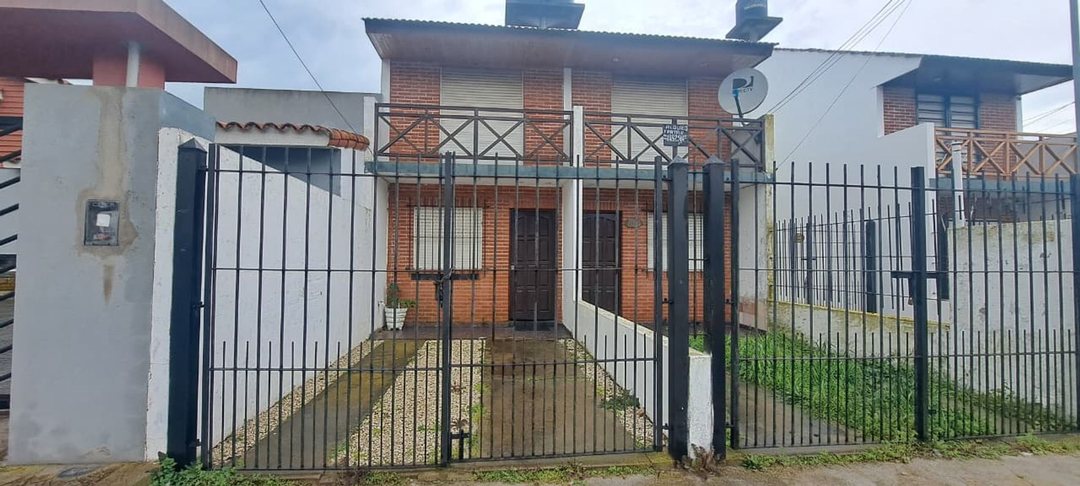 VENTA DE TRIPLEX EN MAR DEL TUYU