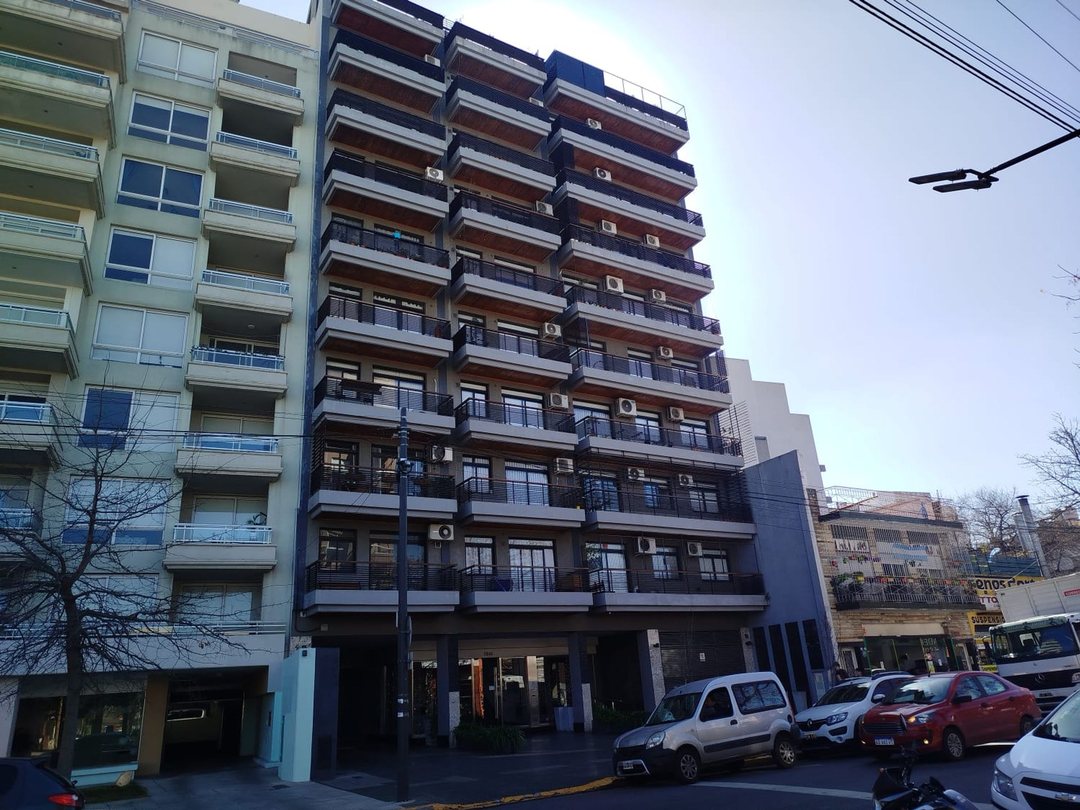 VENTA DPTO. 3 AMB. FRENTE VILLA DEL PARQUE