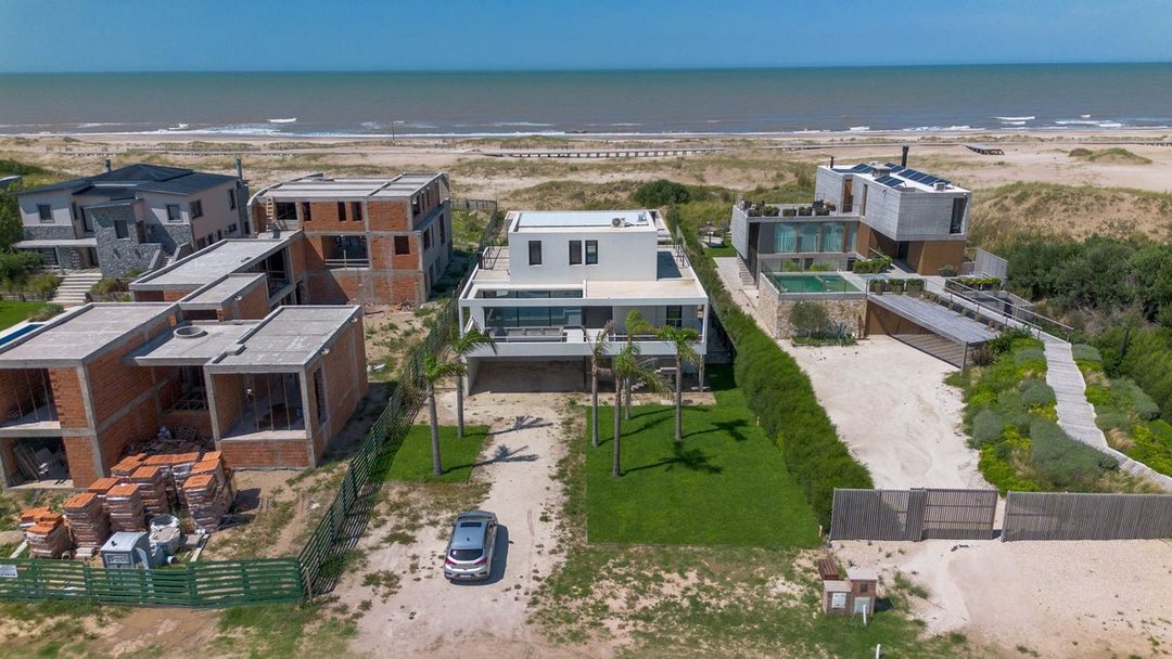 Casa en Venta en Costa Esmeralda  FRENTE AL MAR