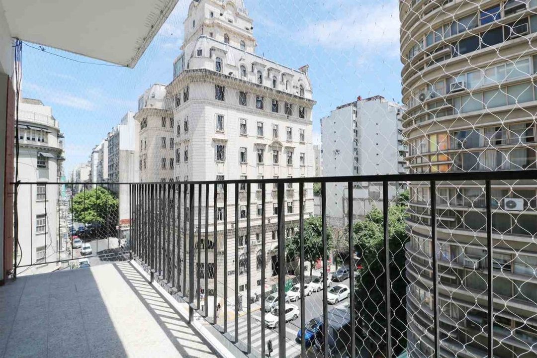 Venta depto. Tribunales  monoambiente div. balcòn