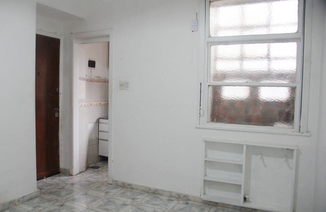VENTA 2 Amb. con balcón al frente en Balvanera.