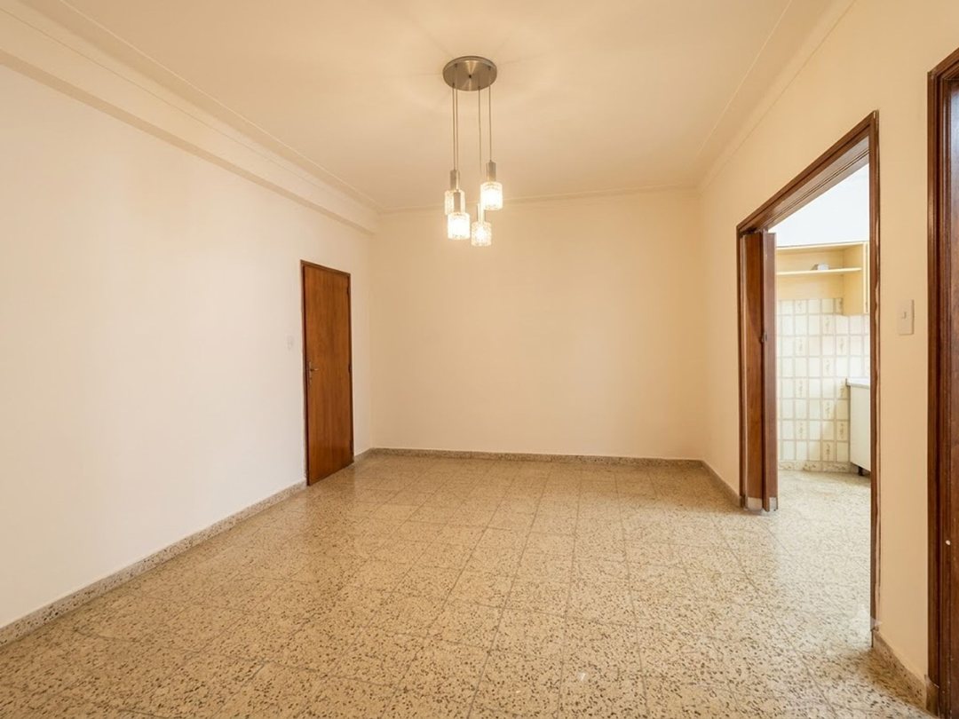 Casa 3 Dorm. + Local Comercial, ZONA  AV. FREYRE.