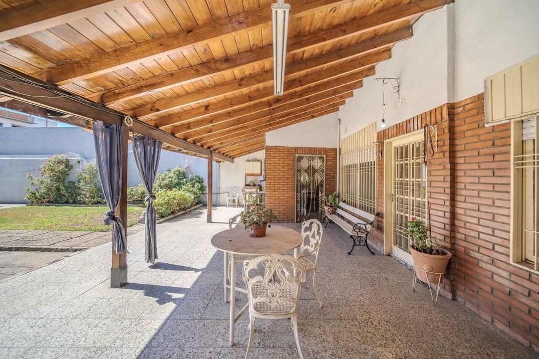 VENTA CASA 3 AMB C/ JARDIN-TALLER- VILLA BOSCH