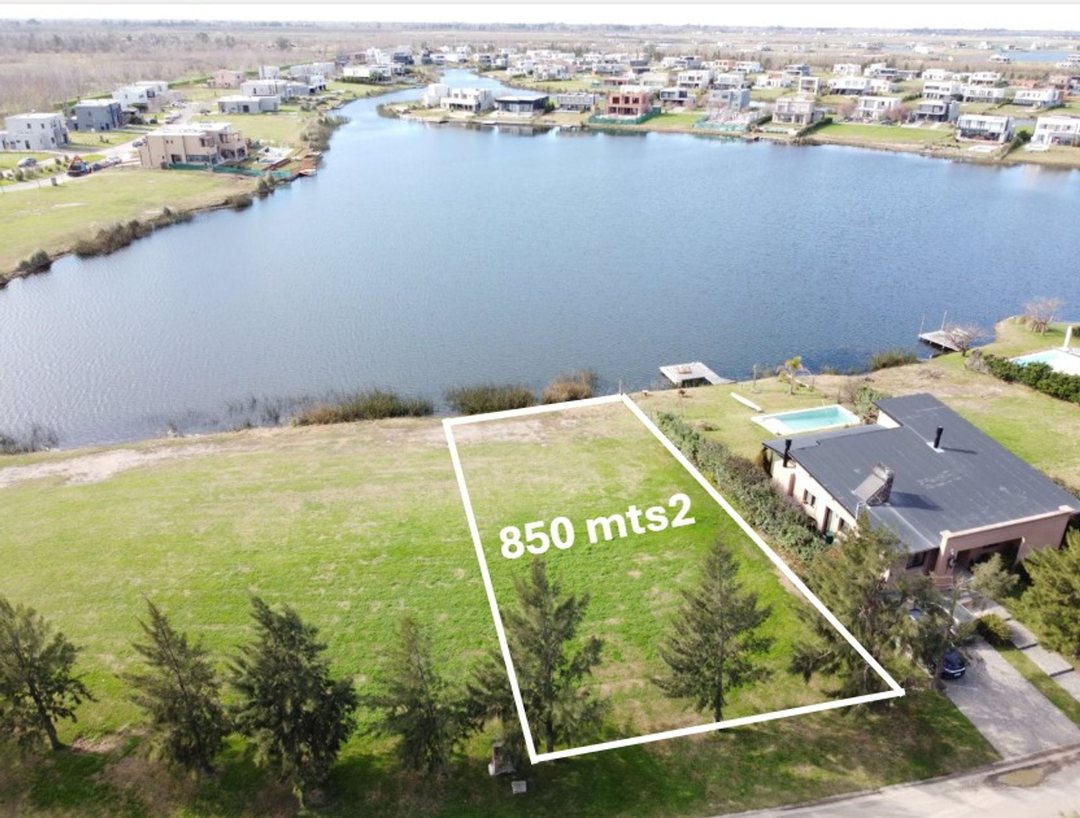 Lote en Venta al Lago Central - El Naudir