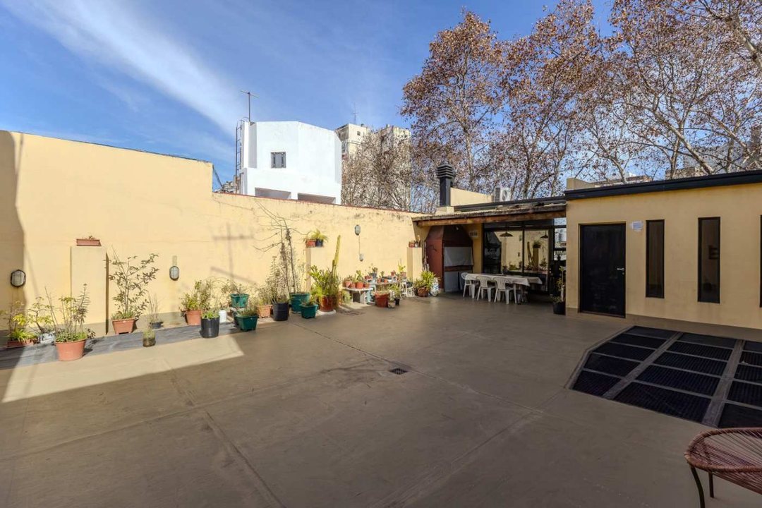 VENTA CASA 8 AMB PATIO TERRAZA COCHERAS EN ALMAGRO