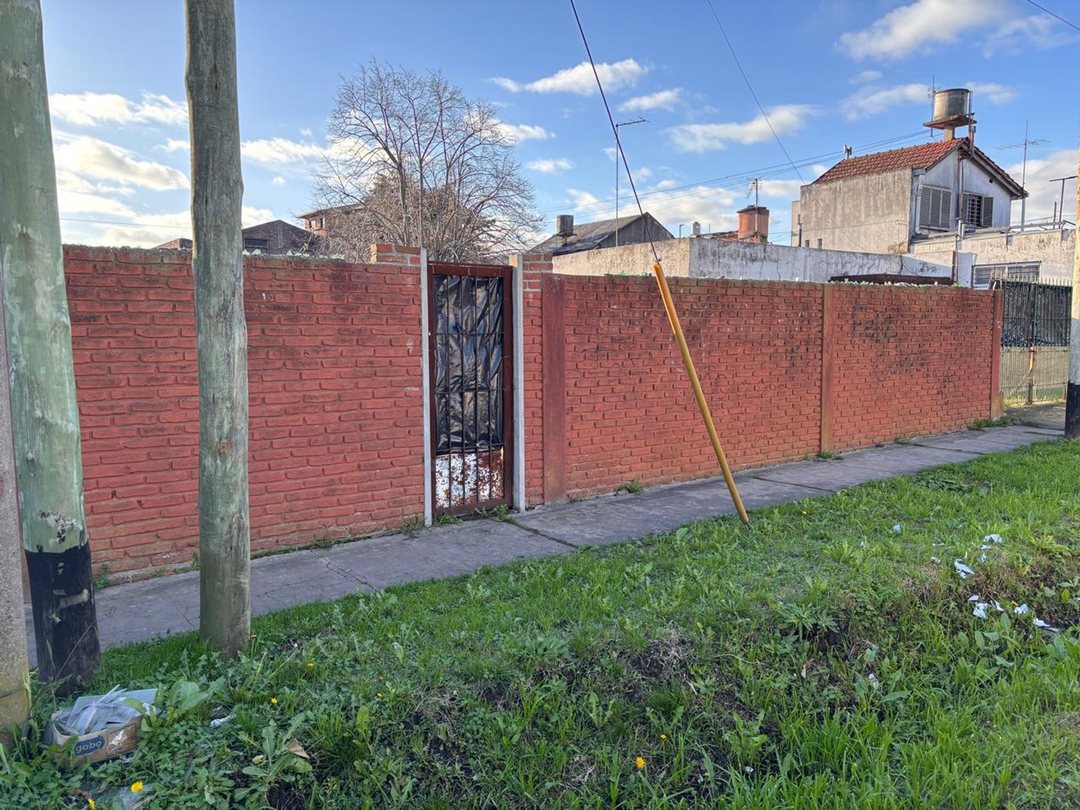 VENTA LOTE FLORENCIO VARELA. 415m