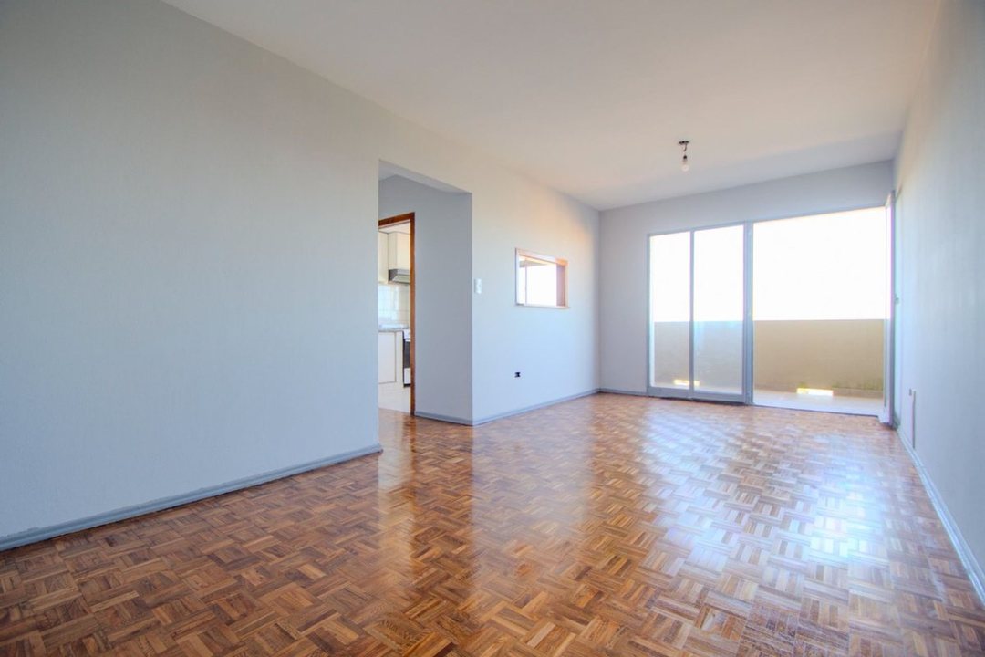 Depto 4 ambientes en VENTA con balcón en Flores