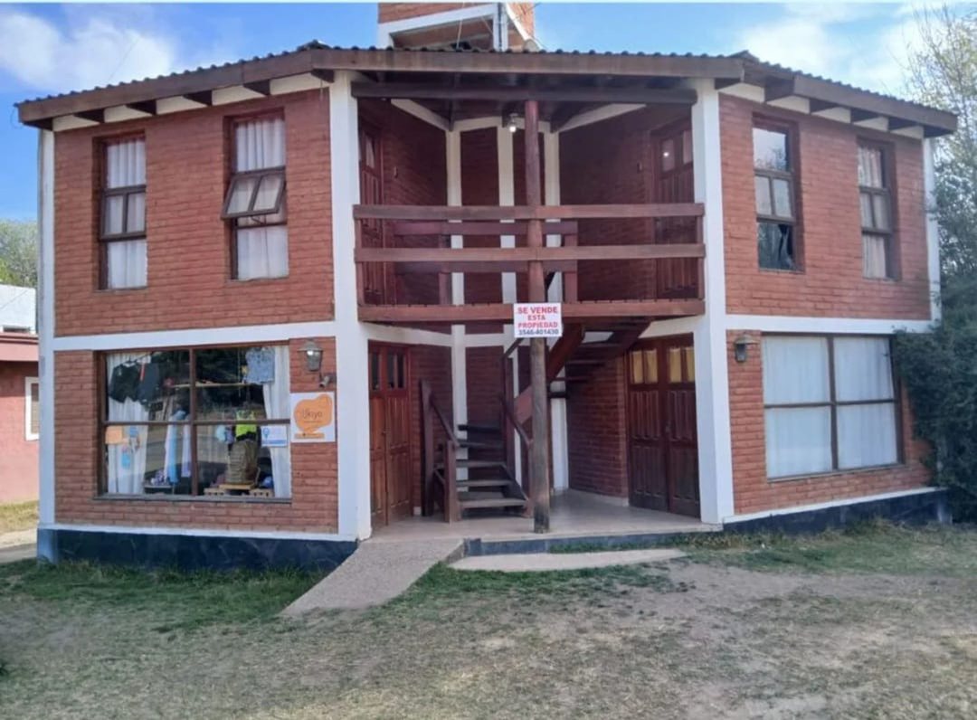 VENTA 2 LOCALES Y 2 DEPARTAMENTOS EN YACANTO