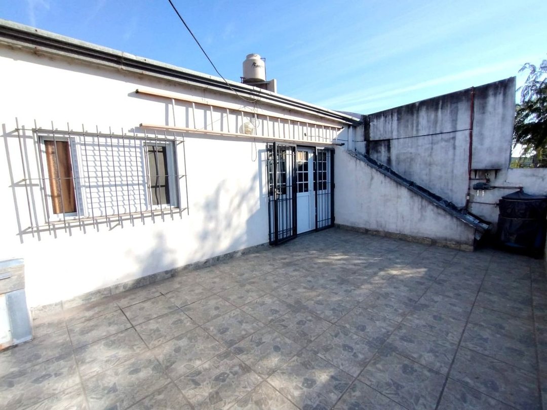 Venta dpto  2 dorm con terraza en Castelli 1300