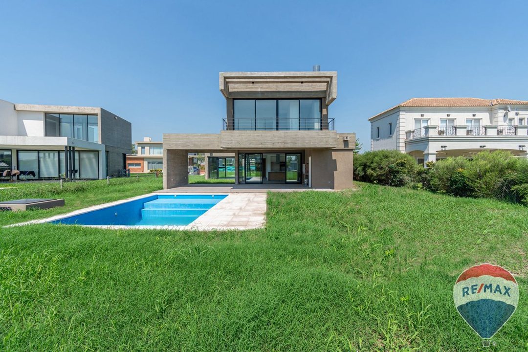 Casa venta Terralagos 3 dormitorios, con piscina.
