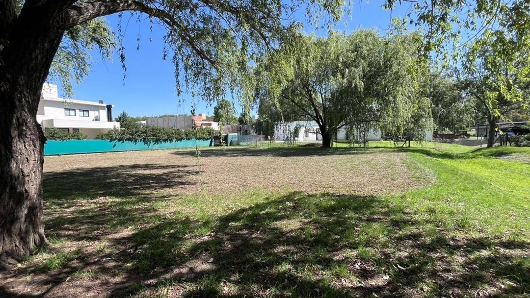 VENTA DE LOTE 814M EN VALLE DEL GOLF MALAGUEÑO