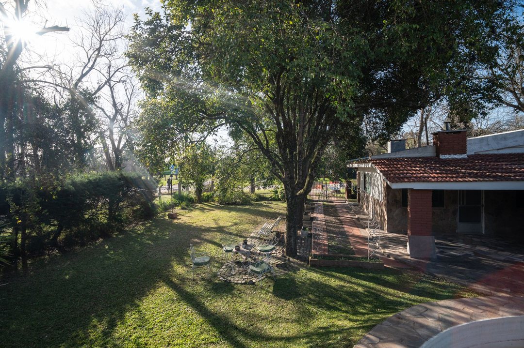 VENTA CASA 2 DORMITORIOS FUNES CON PILETA