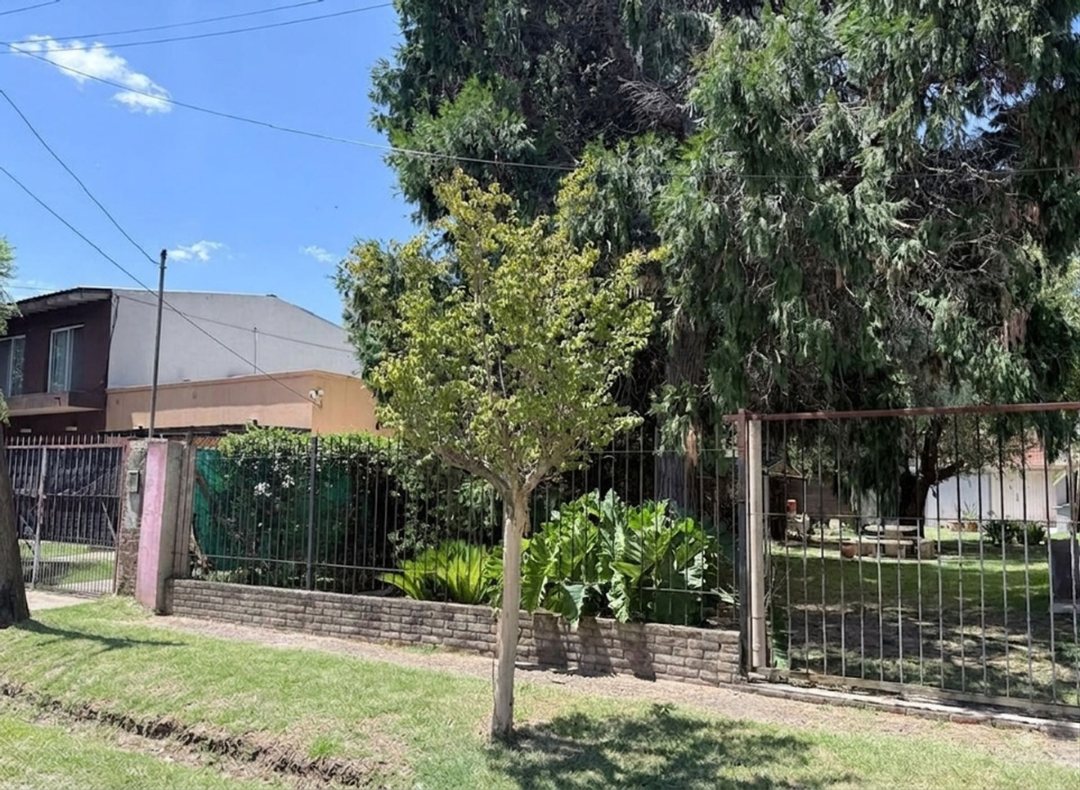 VENTA CASA SOBRE TERRENO DE 368 M2