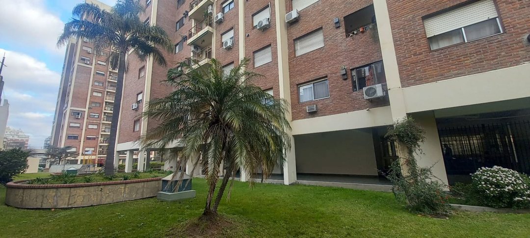 VENTA DEPARTAMENTO 4 AMBIENTES COCHERA Y BAUL.