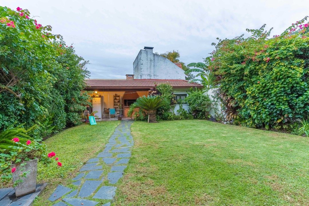 Casa 7 amb con parque y garage en Martinez