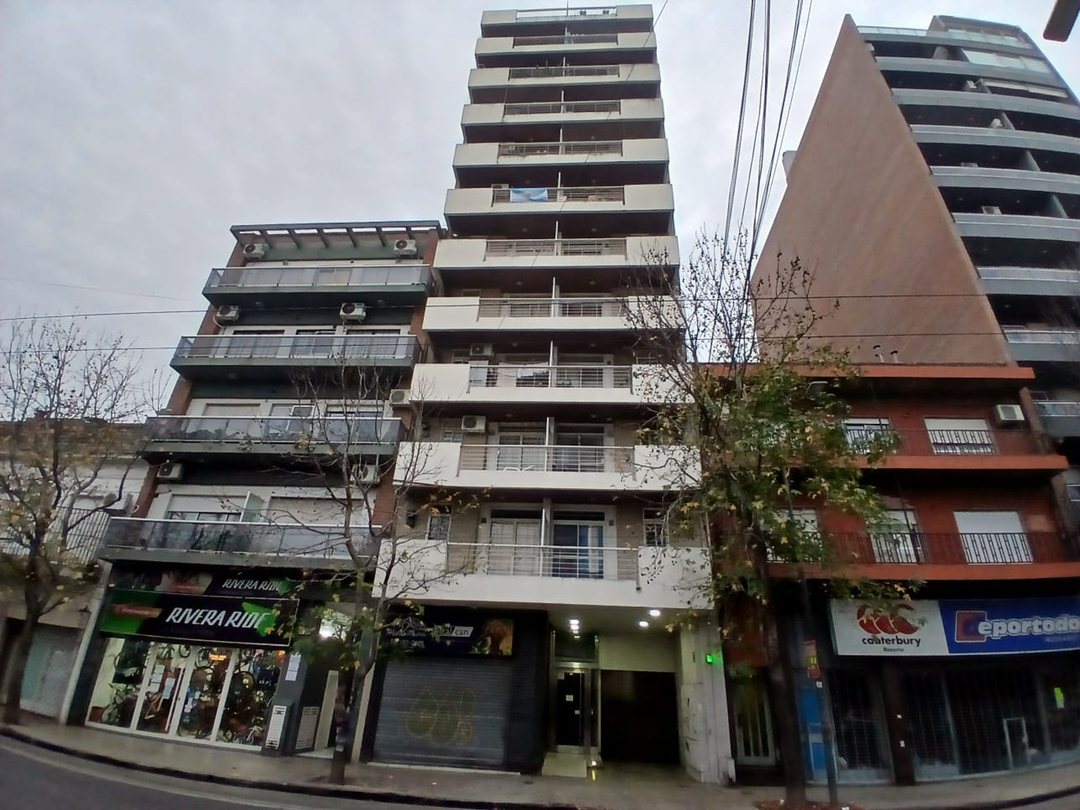 Cochera ubicada en calle Mendoza 3648