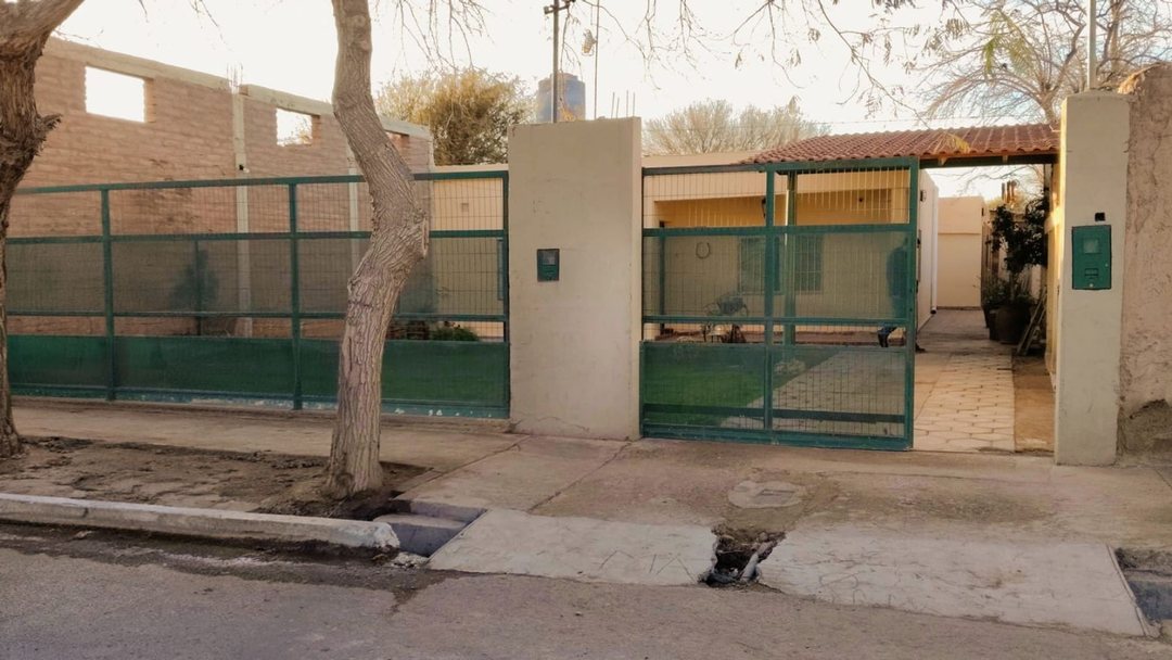 CASA MAS DEPARTAMENTO Y SALON COMERCIAL A TERMINAR