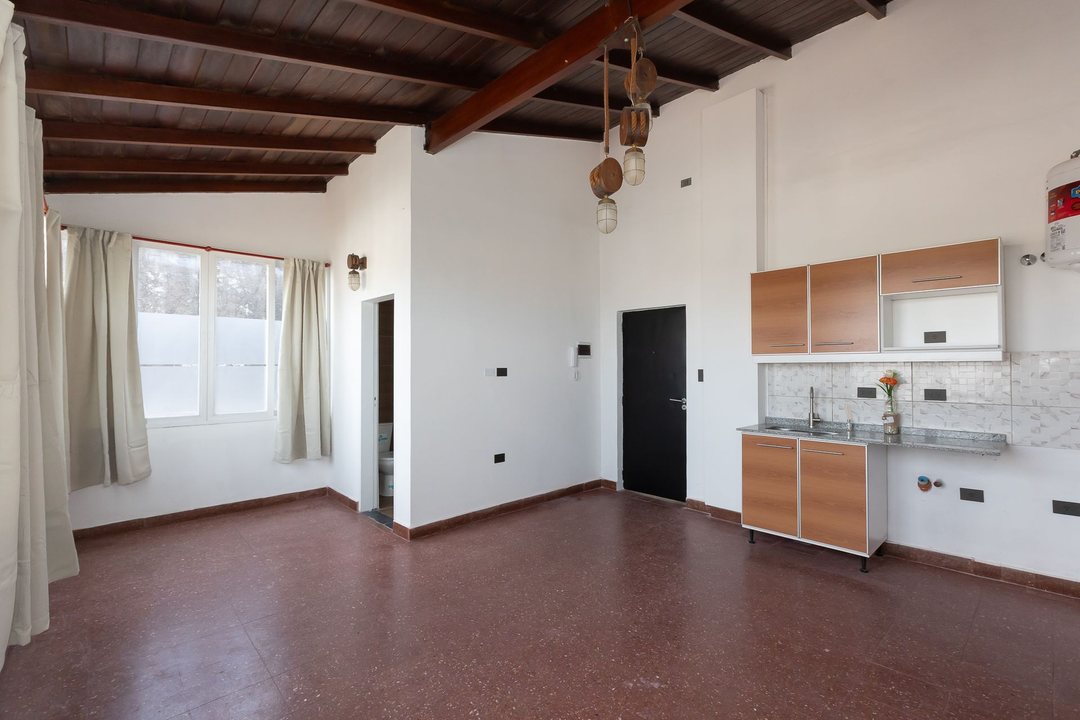 MONOAMBIENTE A ESTRENAR - V. TESEI, HURLINGHAM