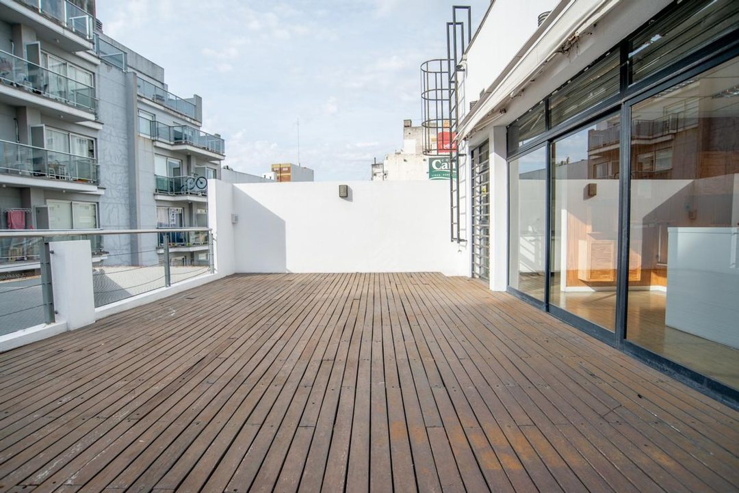 VENTA ABASTO EDIFICIO EN BLOCK OFICINAS PB Y 4 PIS