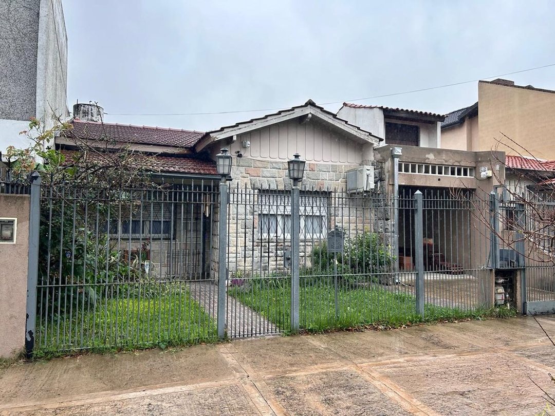 VENTA CASA 5 AMBIENTES RAMOS MEJÍA
