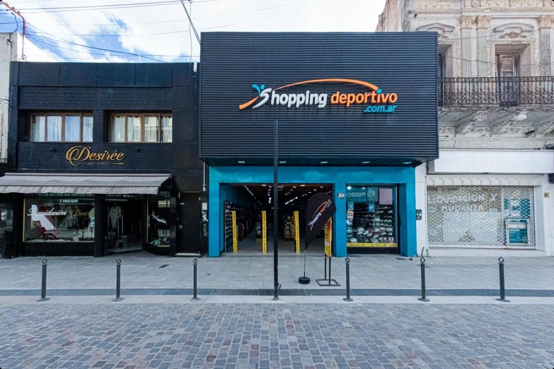 VENTA GRAN LOCAL AL FRENTE CALLE SAN MARTIN LUJAN