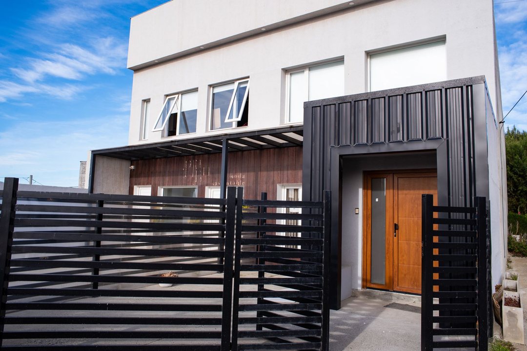 CASA + DEPARTAMENTOS + LOCAL B° SAN MARTIN RG
