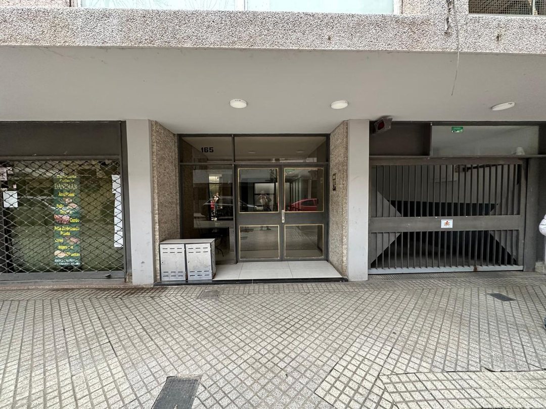 Departamento de categoria 3 dormitotios c/ cochera