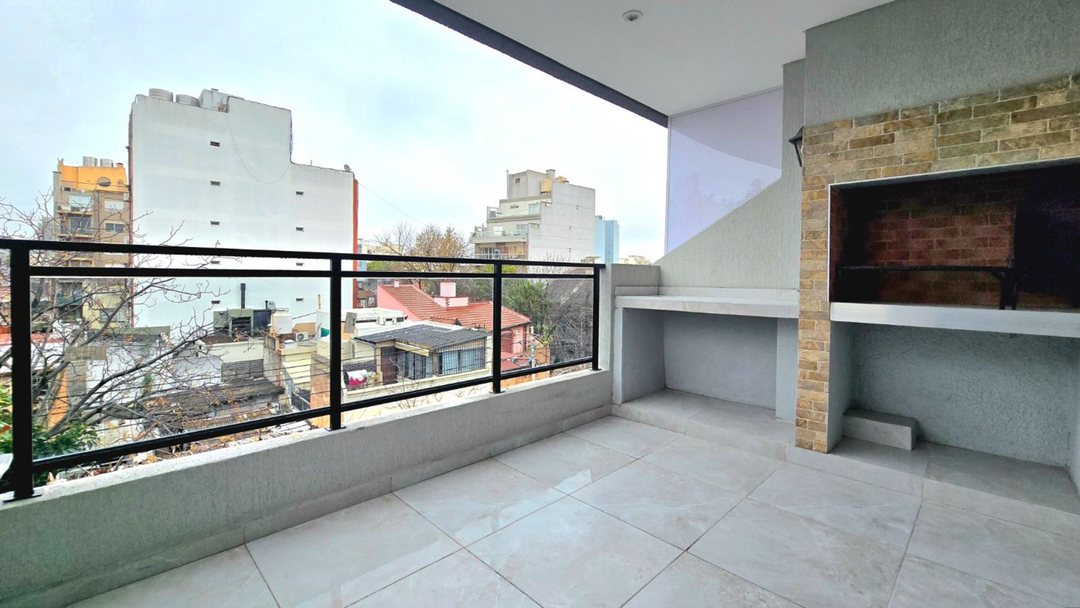 2 amb. Amplio c/Balcón Terraza Parrilla Bajas Exp.