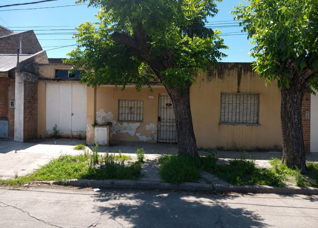 CASA A RECICLAR O DEMOLER ISIDRO CASANOVA