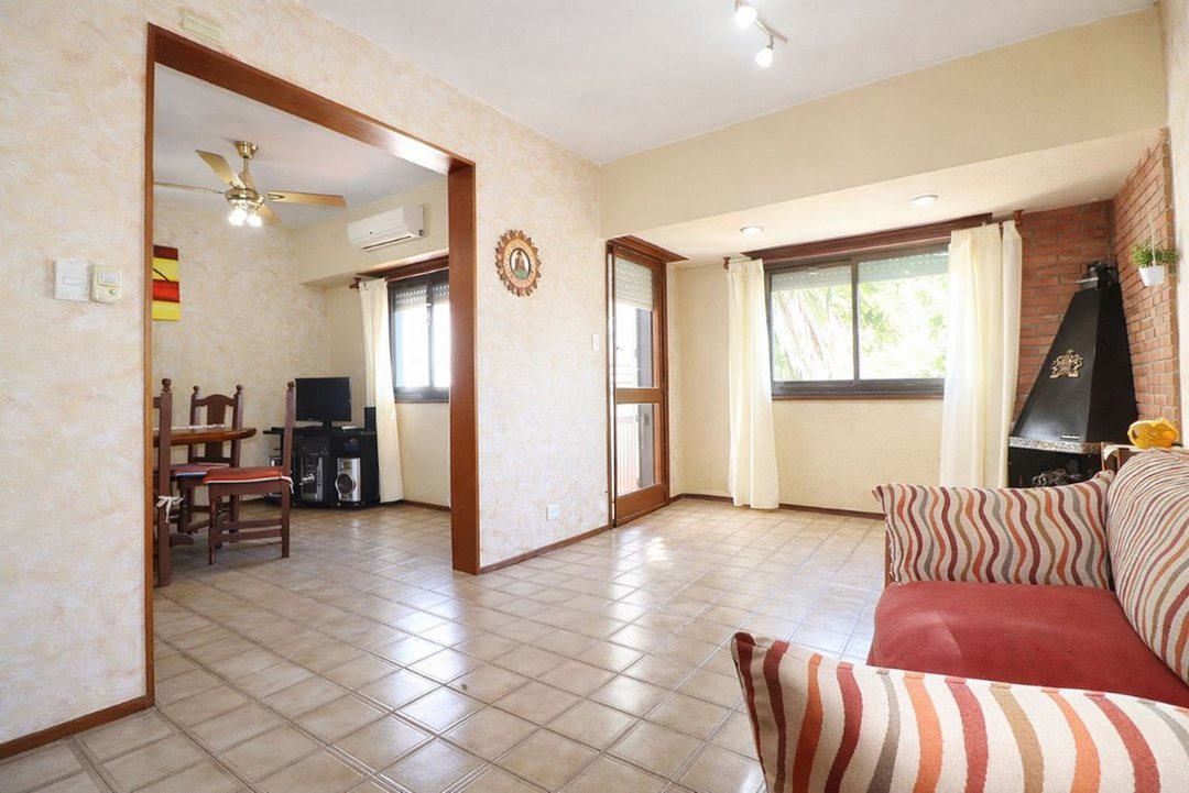 VENTA DEPARTAMENTO TRES AMBIENTES CON COCHERA