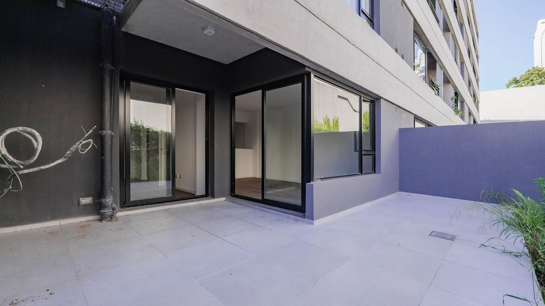 VENTA DPTO- 2 AMB C/JARDIN cochera. Seguridad 24hs
