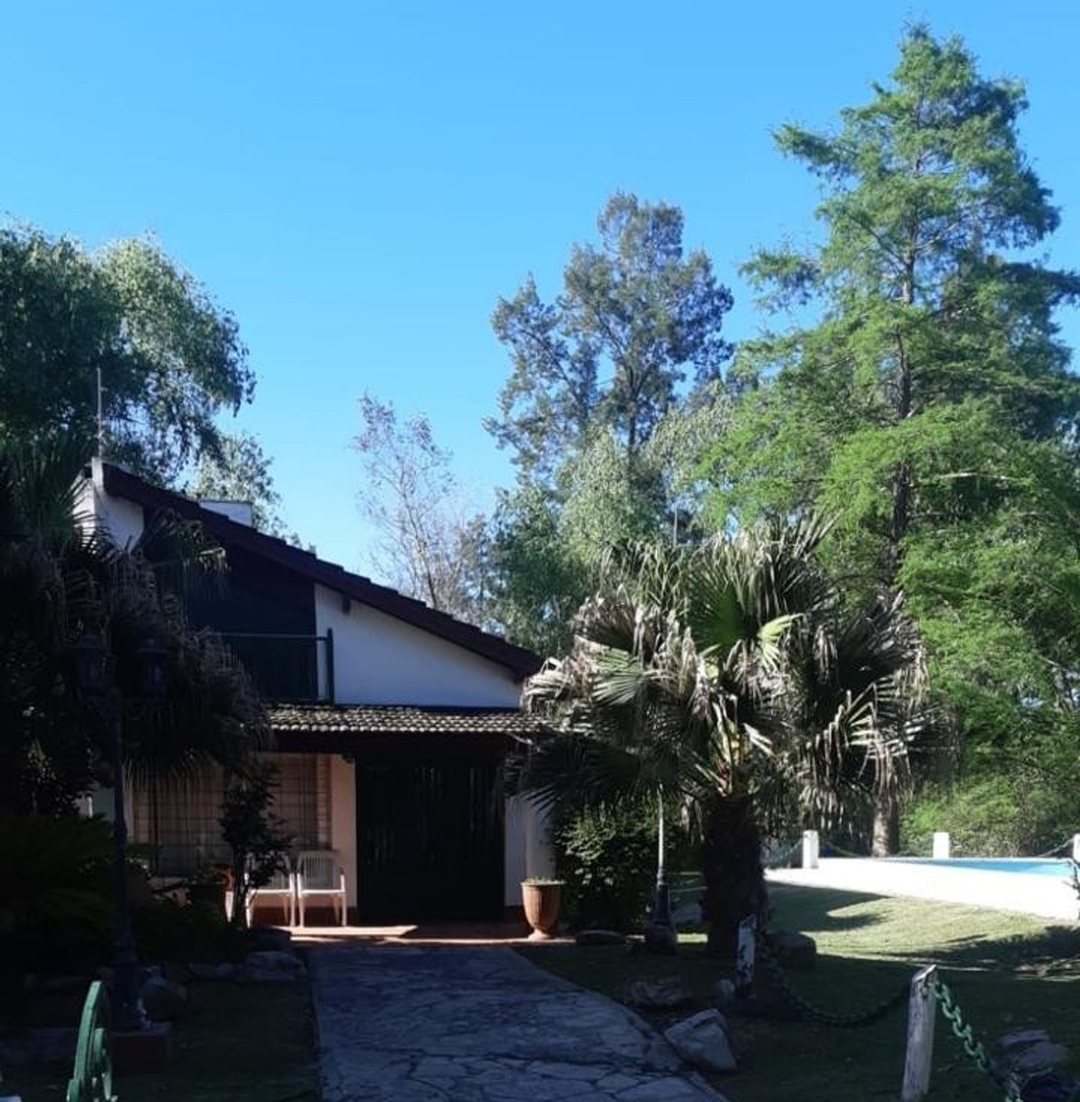 CASA EN VENTA BARRIO CUBE FRENTE AL LAGO