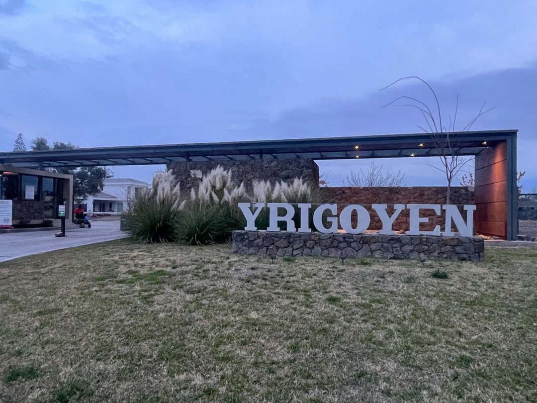 CASA EN VENTA - Bº PRIVADO YRIGOYEN - MAIPU