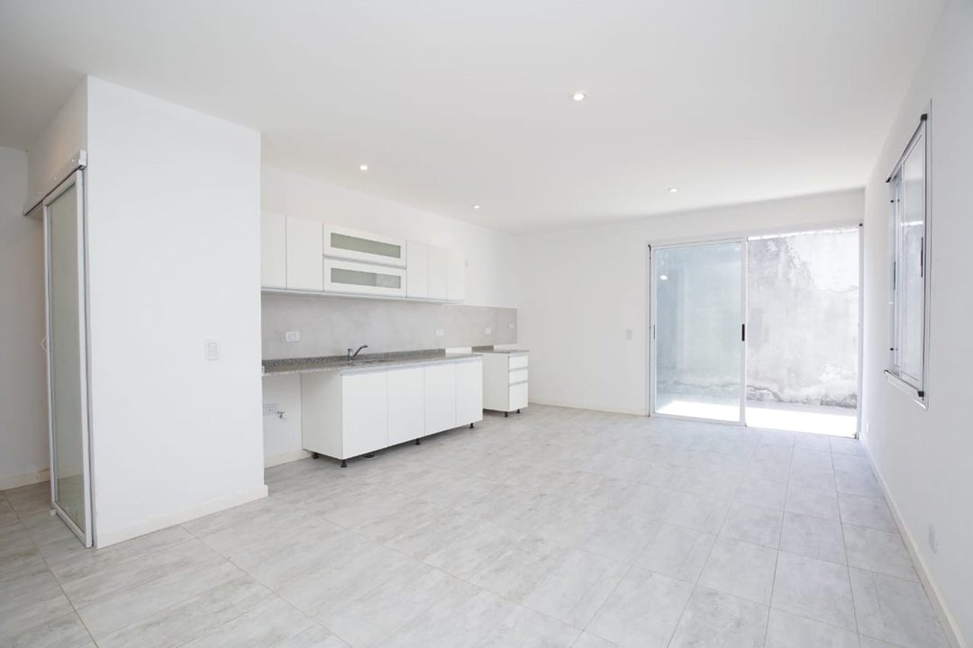 Venta Duplex 3 ambientes De Vicenzo con cochera